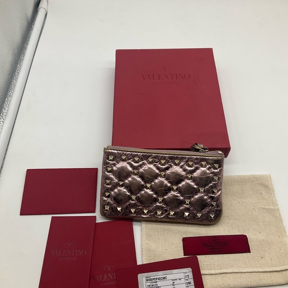 Valentino Pink Metallic Quilted Patent Rockstud Zip Pouch/Key cles - Picture 2 of 14